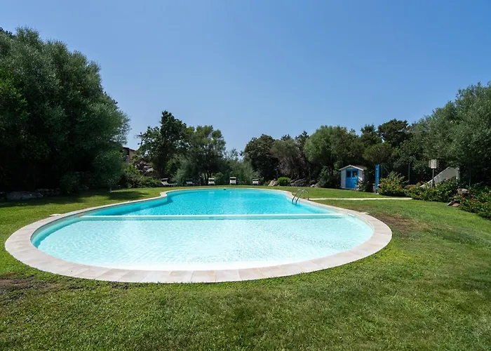 Daire Centro, Elegante Loft Con Piscina Porto Rotondo